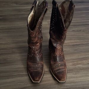 Ariat Brown Studded Cowboy Boots Sz 8.5